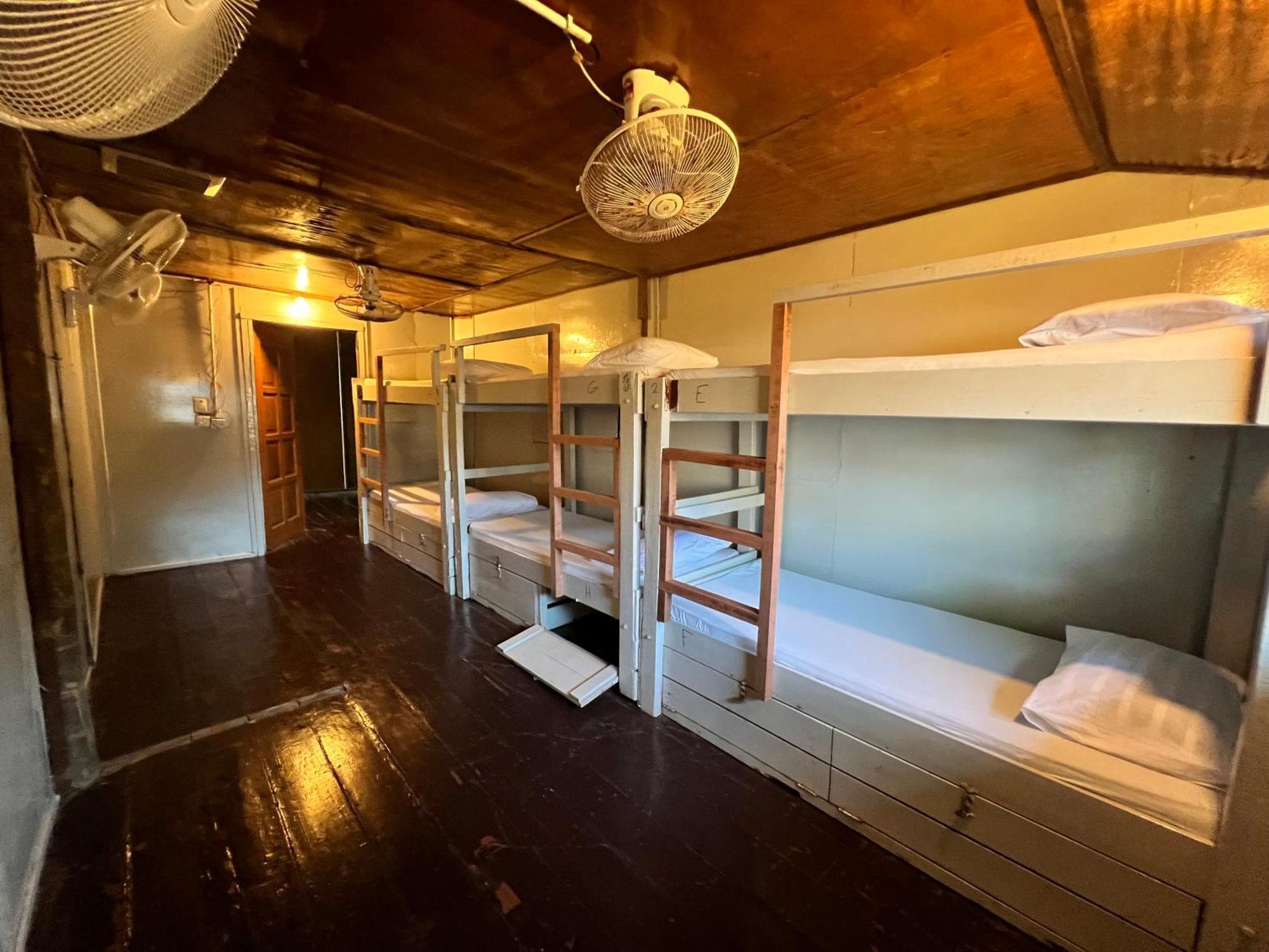 פרהנטיאן איילנד Ohlala Guesthouse מראה חיצוני תמונה